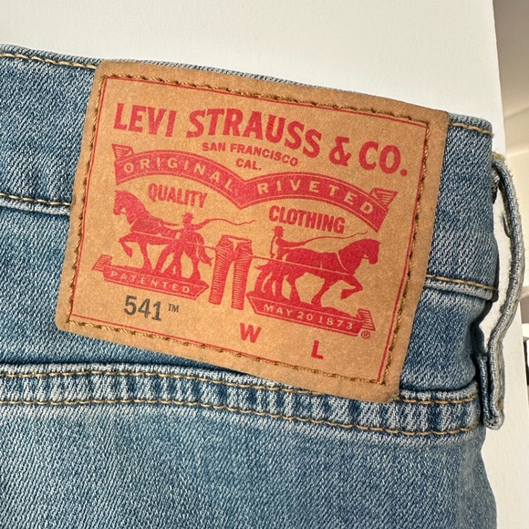 Levi’s Men’s 541 Athletic Taper Jeans (stretch) size 48 lenght 30 all season - Picture 2 of 7